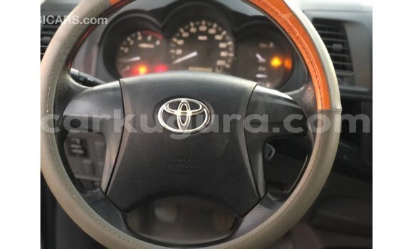 Acheter Import Voiture Toyota Hilux Noir à Import - Dubai, Bujumbura Acheter Import Voiture Toyota Hilux Noir à Import - Dubai, Bujumbura
