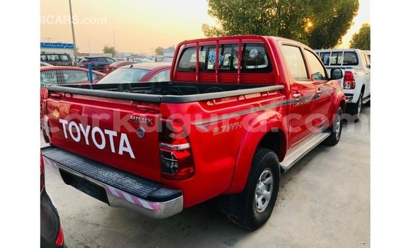 Acheter Import Voiture Toyota Hilux Rouge à Import - Dubai, Bujumbura Acheter Import Voiture Toyota Hilux Rouge à Import - Dubai, Bujumbura