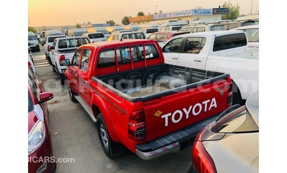 Acheter Import Voiture Toyota Hilux Rouge à Import - Dubai, Bujumbura Acheter Import Voiture Toyota Hilux Rouge à Import - Dubai, Bujumbura