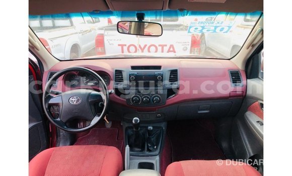 Acheter Import Voiture Toyota Hilux Rouge à Import - Dubai, Bujumbura Acheter Import Voiture Toyota Hilux Rouge à Import - Dubai, Bujumbura