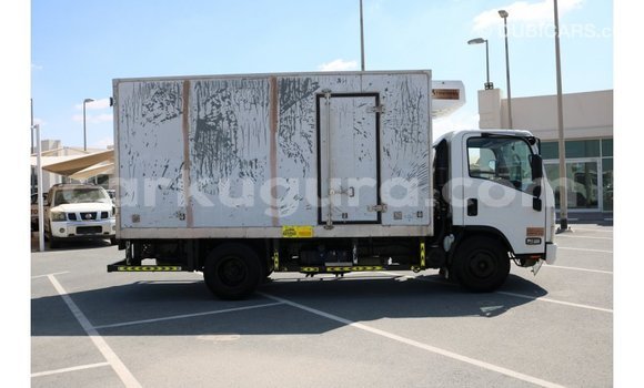 Acheter Import Voiture Isuzu Rodeo Blanc à Import - Dubai, Bujumbura