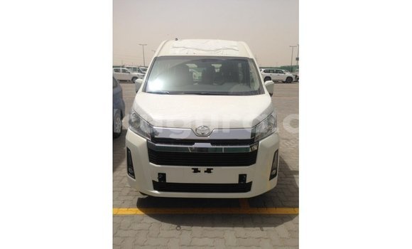 Acheter Import Voiture Toyota Hiace Blanc à Import - Dubai, Bujumbura Acheter Import Voiture Toyota Hiace Blanc à Import - Dubai, Bujumbura