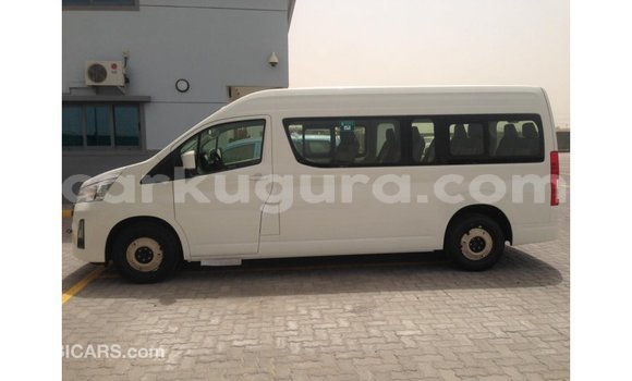 Acheter Import Voiture Toyota Hiace Blanc à Import - Dubai, Bujumbura Acheter Import Voiture Toyota Hiace Blanc à Import - Dubai, Bujumbura
