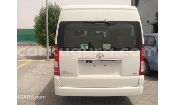 Acheter Import Voiture Toyota Hiace Blanc à Import - Dubai, Bujumbura Acheter Import Voiture Toyota Hiace Blanc à Import - Dubai, Bujumbura