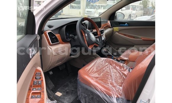 Buy Import Hyundai Tucson White Car in Import - Dubai in Bujumbura Buy Import Hyundai Tucson White Car in Import - Dubai in Bujumbura