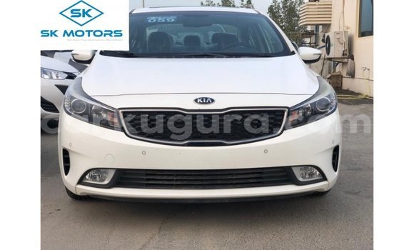 Nunua Imported Kia Cerato Nyeupe Gari ndani ya Import - Dubai nchini Bujumbura