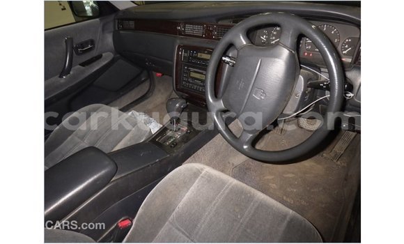 Acheter Import Voiture Toyota Crown Bleu à Import - Dubai, Bujumbura Acheter Import Voiture Toyota Crown Bleu à Import - Dubai, Bujumbura