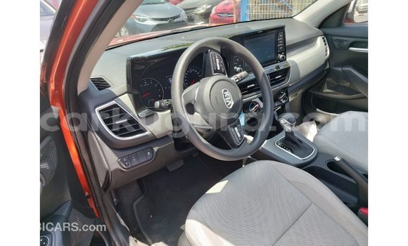 Acheter Import Voiture Kia Carens Autre à Import - Dubai, Bujumbura Acheter Import Voiture Kia Carens Autre à Import - Dubai, Bujumbura