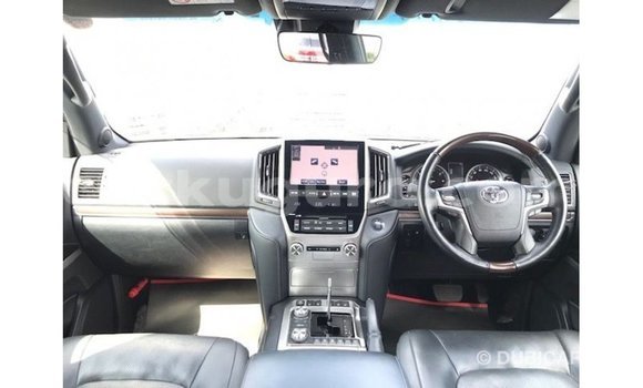 Nunua Imported Toyota Land Cruiser Nyeupe Gari ndani ya Import - Dubai nchini Bujumbura Nunua Imported Toyota Land Cruiser Nyeupe Gari ndani ya Import - Dubai nchini Bujumbura