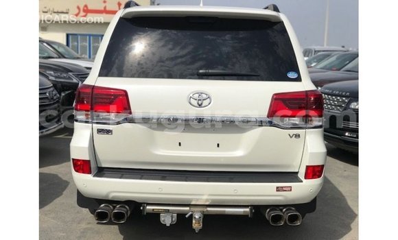 Nunua Imported Toyota Land Cruiser Nyeupe Gari ndani ya Import - Dubai nchini Bujumbura Nunua Imported Toyota Land Cruiser Nyeupe Gari ndani ya Import - Dubai nchini Bujumbura