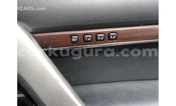 Nunua Imported Toyota Land Cruiser Nyeupe Gari ndani ya Import - Dubai nchini Bujumbura Nunua Imported Toyota Land Cruiser Nyeupe Gari ndani ya Import - Dubai nchini Bujumbura