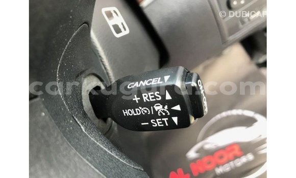 Nunua Imported Toyota Land Cruiser Nyeupe Gari ndani ya Import - Dubai nchini Bujumbura Nunua Imported Toyota Land Cruiser Nyeupe Gari ndani ya Import - Dubai nchini Bujumbura