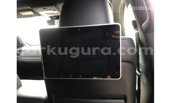 Nunua Imported Toyota Land Cruiser Nyeupe Gari ndani ya Import - Dubai nchini Bujumbura Nunua Imported Toyota Land Cruiser Nyeupe Gari ndani ya Import - Dubai nchini Bujumbura