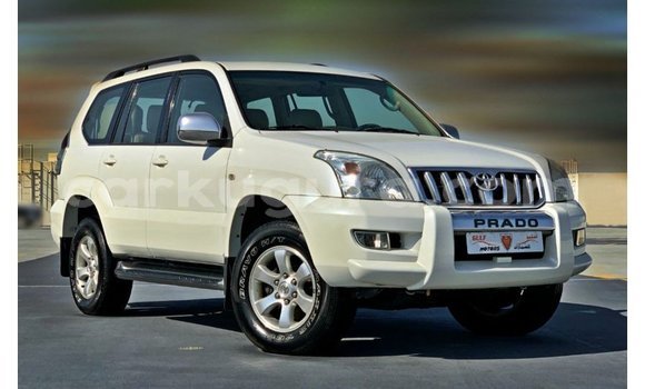 Nunua Imported Toyota Prado Nyeupe Gari ndani ya Import - Dubai nchini Bujumbura