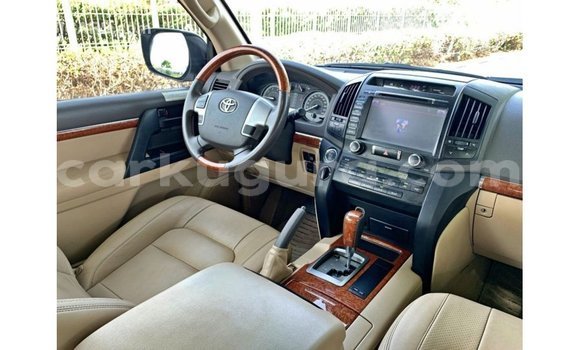 Buy Import Toyota Land Cruiser Other Car in Import - Dubai in Bujumbura Buy Import Toyota Land Cruiser Other Car in Import - Dubai in Bujumbura