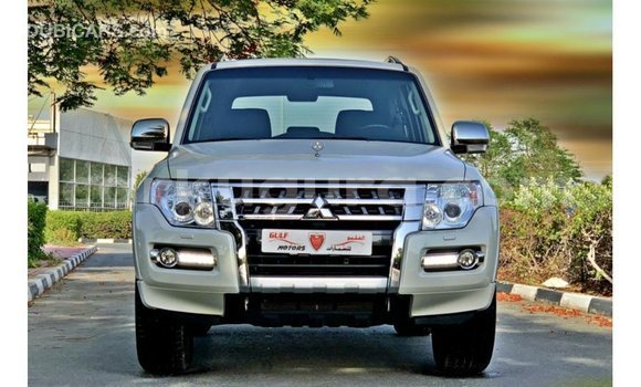 Nunua Imported Mitsubishi Pajero Nyeupe Gari ndani ya Import - Dubai nchini Bujumbura Nunua Imported Mitsubishi Pajero Nyeupe Gari ndani ya Import - Dubai nchini Bujumbura