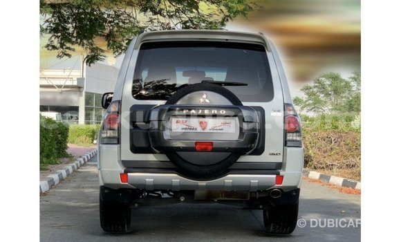 Nunua Imported Mitsubishi Pajero Nyeupe Gari ndani ya Import - Dubai nchini Bujumbura Nunua Imported Mitsubishi Pajero Nyeupe Gari ndani ya Import - Dubai nchini Bujumbura