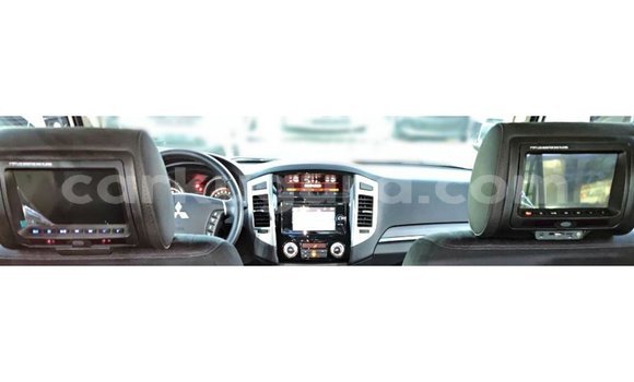 Nunua Imported Mitsubishi Pajero Nyeupe Gari ndani ya Import - Dubai nchini Bujumbura Nunua Imported Mitsubishi Pajero Nyeupe Gari ndani ya Import - Dubai nchini Bujumbura