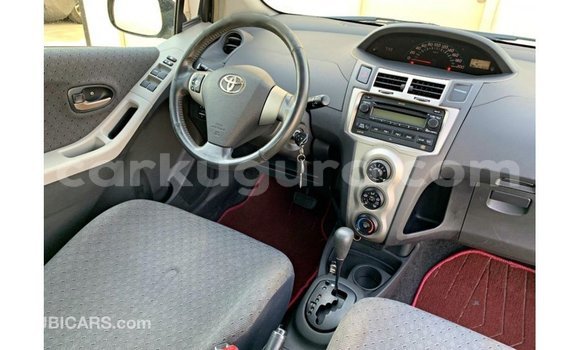 Nunua Imported Toyota Yaris Nyeusi Gari ndani ya Import - Dubai nchini Bujumbura Nunua Imported Toyota Yaris Nyeusi Gari ndani ya Import - Dubai nchini Bujumbura
