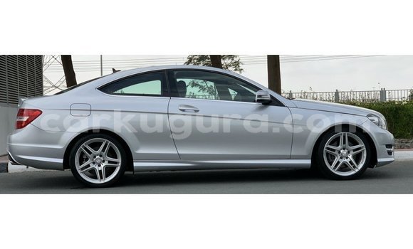 Buy Import Mercedes-Benz 190 Other Car in Import - Dubai in Bujumbura Buy Import Mercedes-Benz 190 Other Car in Import - Dubai in Bujumbura