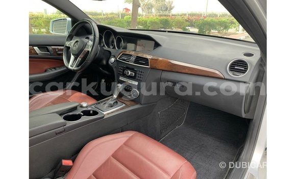 Buy Import Mercedes-Benz 190 Other Car in Import - Dubai in Bujumbura Buy Import Mercedes-Benz 190 Other Car in Import - Dubai in Bujumbura