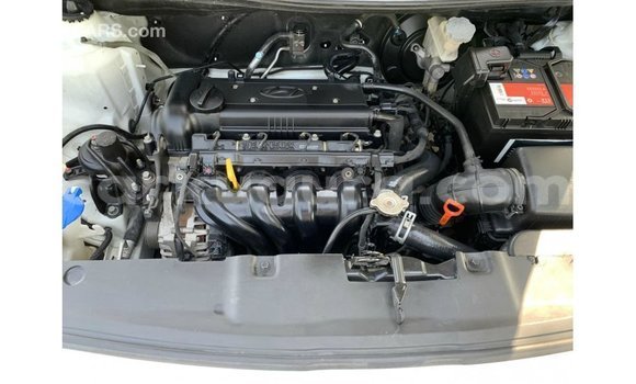 Acheter Import Voiture Hyundai Accent Blanc à Import - Dubai, Bujumbura Acheter Import Voiture Hyundai Accent Blanc à Import - Dubai, Bujumbura