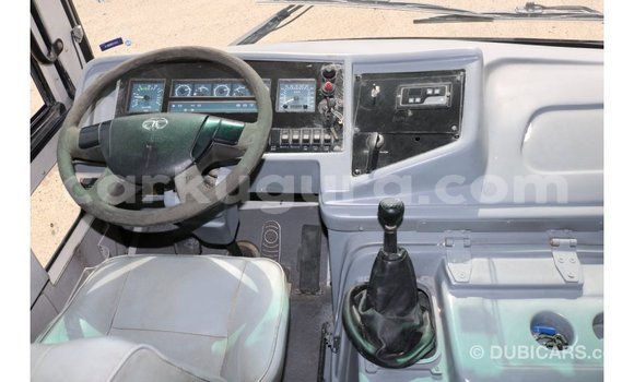 Acheter Import Voiture Tata Xenon Blanc à Import - Dubai, Bujumbura