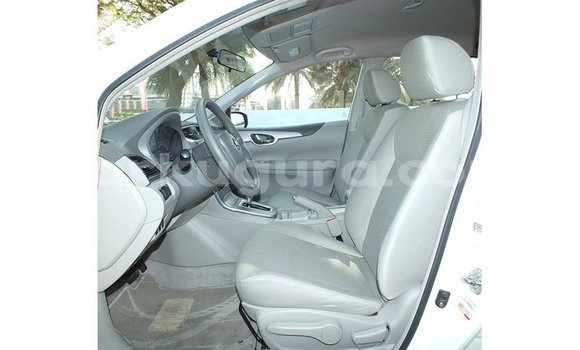 Nunua Imported Nissan Tiida Nyeupe Gari ndani ya Import - Dubai nchini Bujumbura Nunua Imported Nissan Tiida Nyeupe Gari ndani ya Import - Dubai nchini Bujumbura