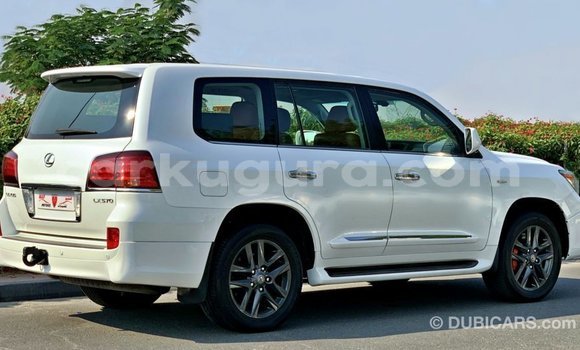 Nunua Imported Lexus LX Nyeupe Gari ndani ya Import - Dubai nchini Bujumbura Nunua Imported Lexus LX Nyeupe Gari ndani ya Import - Dubai nchini Bujumbura