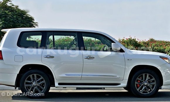 Nunua Imported Lexus LX Nyeupe Gari ndani ya Import - Dubai nchini Bujumbura Nunua Imported Lexus LX Nyeupe Gari ndani ya Import - Dubai nchini Bujumbura