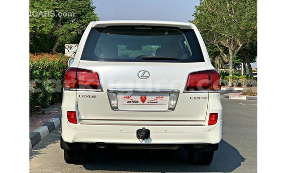 Nunua Imported Lexus LX Nyeupe Gari ndani ya Import - Dubai nchini Bujumbura Nunua Imported Lexus LX Nyeupe Gari ndani ya Import - Dubai nchini Bujumbura