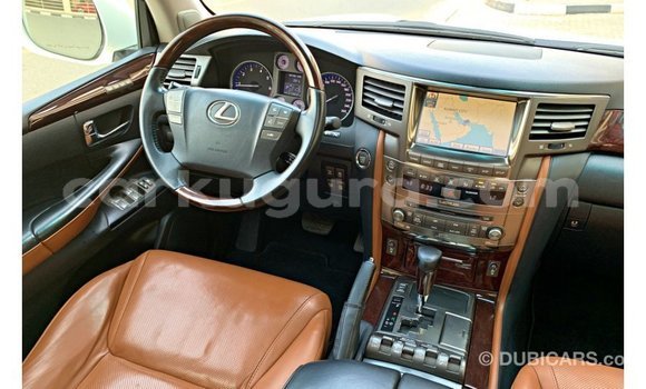 Nunua Imported Lexus LX Nyeupe Gari ndani ya Import - Dubai nchini Bujumbura Nunua Imported Lexus LX Nyeupe Gari ndani ya Import - Dubai nchini Bujumbura