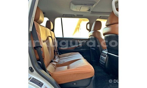 Nunua Imported Lexus LX Nyeupe Gari ndani ya Import - Dubai nchini Bujumbura Nunua Imported Lexus LX Nyeupe Gari ndani ya Import - Dubai nchini Bujumbura
