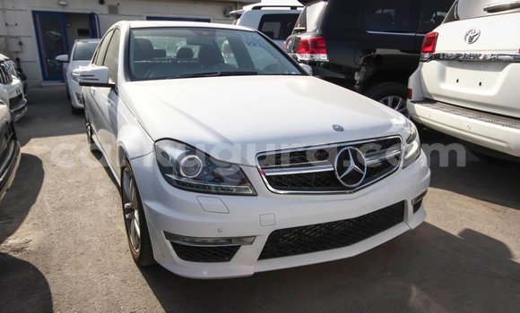 Acheter Import Voiture Mercedes-Benz 200 Blanc à Import - Dubai, Bujumbura