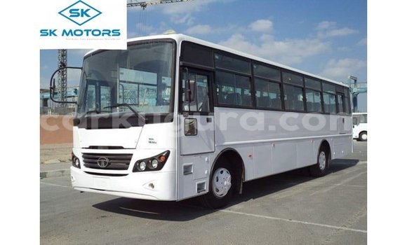 Acheter Import Voiture Tata Xenon Blanc à Import - Dubai, Bujumbura