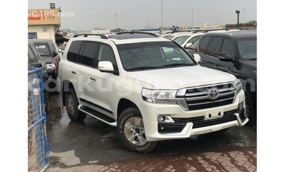 Buy Import Toyota Land Cruiser White Car in Import - Dubai in Bujumbura Buy Import Toyota Land Cruiser White Car in Import - Dubai in Bujumbura