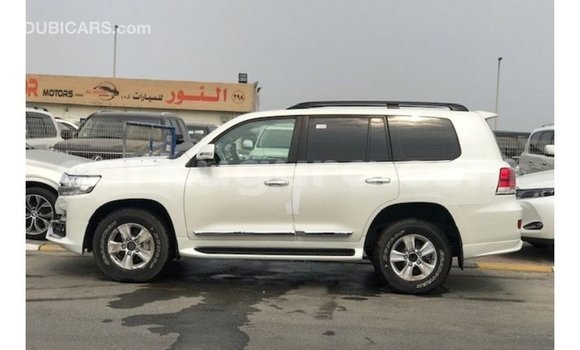 Buy Import Toyota Land Cruiser White Car in Import - Dubai in Bujumbura Buy Import Toyota Land Cruiser White Car in Import - Dubai in Bujumbura