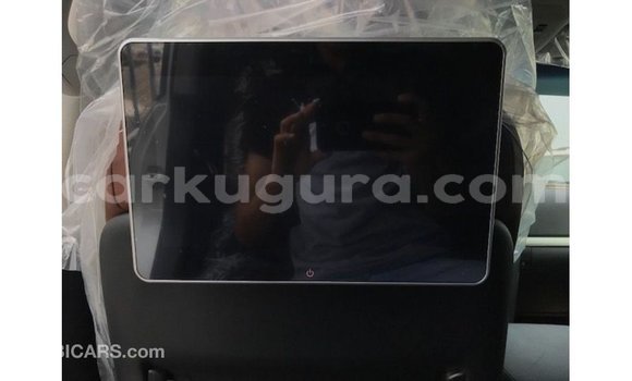 Nunua Imported Toyota Land Cruiser Nyeupe Gari ndani ya Import - Dubai nchini Bujumbura Nunua Imported Toyota Land Cruiser Nyeupe Gari ndani ya Import - Dubai nchini Bujumbura