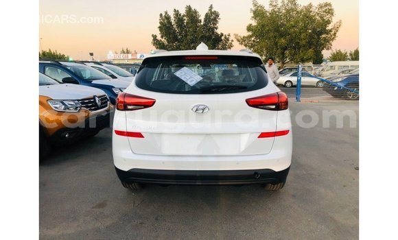 Acheter Import Voiture Hyundai Tucson Blanc à Import - Dubai, Bujumbura Acheter Import Voiture Hyundai Tucson Blanc à Import - Dubai, Bujumbura