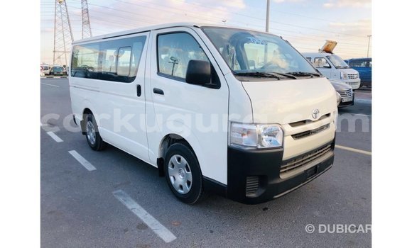 Nunua Imported Toyota Hiace Nyeupe Gari ndani ya Import - Dubai nchini Bujumbura Nunua Imported Toyota Hiace Nyeupe Gari ndani ya Import - Dubai nchini Bujumbura