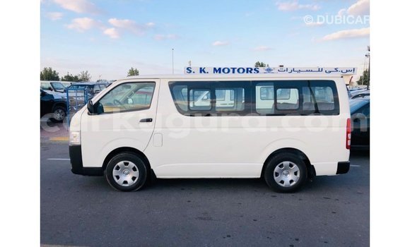 Nunua Imported Toyota Hiace Nyeupe Gari ndani ya Import - Dubai nchini Bujumbura Nunua Imported Toyota Hiace Nyeupe Gari ndani ya Import - Dubai nchini Bujumbura