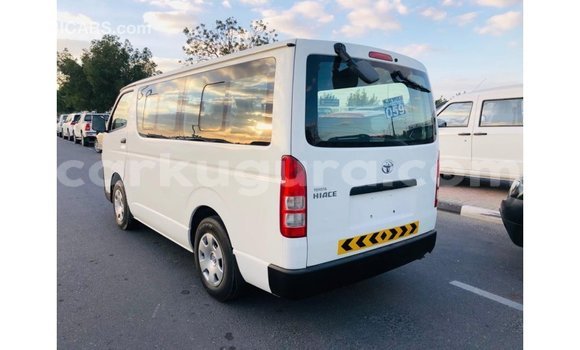 Nunua Imported Toyota Hiace Nyeupe Gari ndani ya Import - Dubai nchini Bujumbura Nunua Imported Toyota Hiace Nyeupe Gari ndani ya Import - Dubai nchini Bujumbura