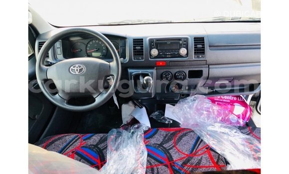 Nunua Imported Toyota Hiace Nyeupe Gari ndani ya Import - Dubai nchini Bujumbura Nunua Imported Toyota Hiace Nyeupe Gari ndani ya Import - Dubai nchini Bujumbura