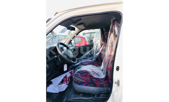 Nunua Imported Toyota Hiace Nyeupe Gari ndani ya Import - Dubai nchini Bujumbura Nunua Imported Toyota Hiace Nyeupe Gari ndani ya Import - Dubai nchini Bujumbura