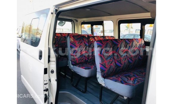 Nunua Imported Toyota Hiace Nyeupe Gari ndani ya Import - Dubai nchini Bujumbura Nunua Imported Toyota Hiace Nyeupe Gari ndani ya Import - Dubai nchini Bujumbura