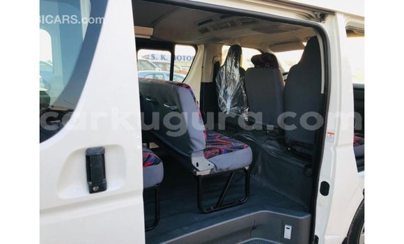 Nunua Imported Toyota Hiace Nyeupe Gari ndani ya Import - Dubai nchini Bujumbura Nunua Imported Toyota Hiace Nyeupe Gari ndani ya Import - Dubai nchini Bujumbura
