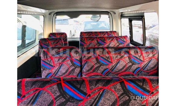 Nunua Imported Toyota Hiace Nyeupe Gari ndani ya Import - Dubai nchini Bujumbura Nunua Imported Toyota Hiace Nyeupe Gari ndani ya Import - Dubai nchini Bujumbura