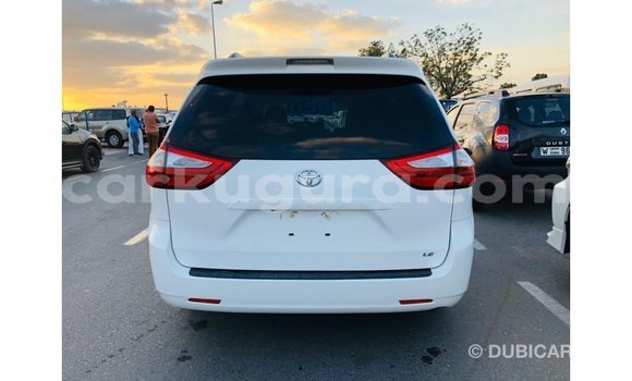 Nunua Imported Toyota Sienna Nyeupe Gari ndani ya Import - Dubai nchini Bujumbura Nunua Imported Toyota Sienna Nyeupe Gari ndani ya Import - Dubai nchini Bujumbura