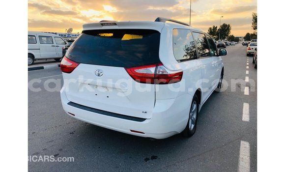 Nunua Imported Toyota Sienna Nyeupe Gari ndani ya Import - Dubai nchini Bujumbura Nunua Imported Toyota Sienna Nyeupe Gari ndani ya Import - Dubai nchini Bujumbura