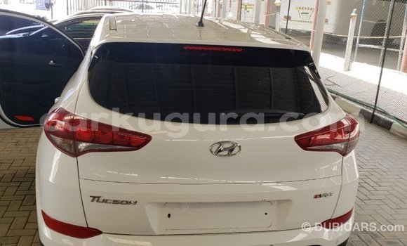 Acheter Import Voiture Hyundai Tucson Blanc à Import - Dubai, Bujumbura Acheter Import Voiture Hyundai Tucson Blanc à Import - Dubai, Bujumbura